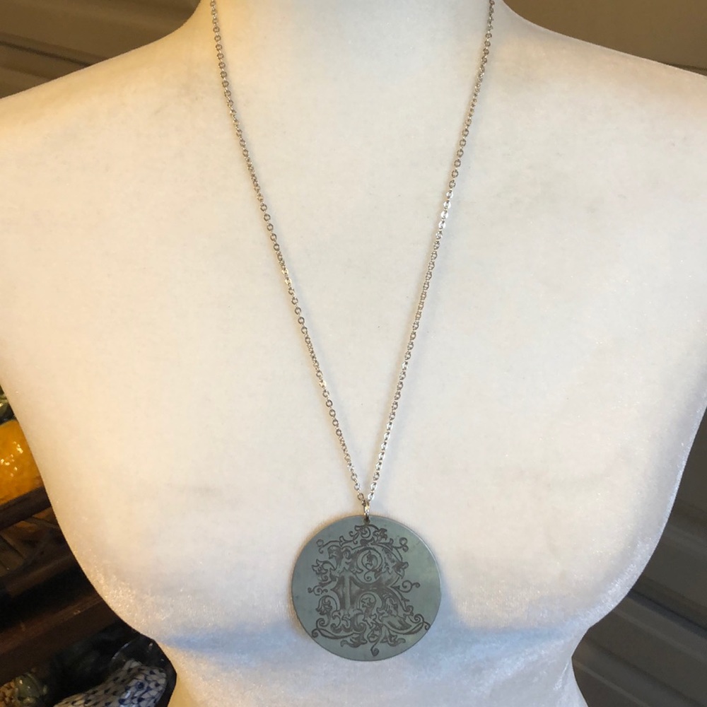 Pewter “R” initial necklace - Picture 6 of 6